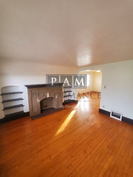 Building Photo - 1114 16th Ave