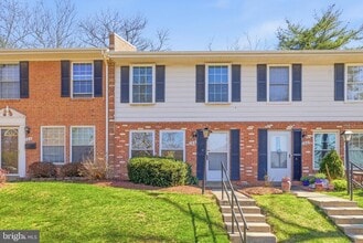 Building Photo - 102 N Duke Dr