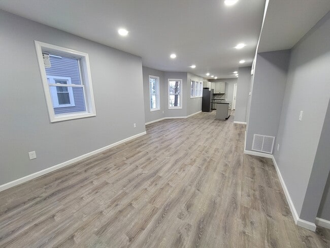 Building Photo - 166 Northampton Ave