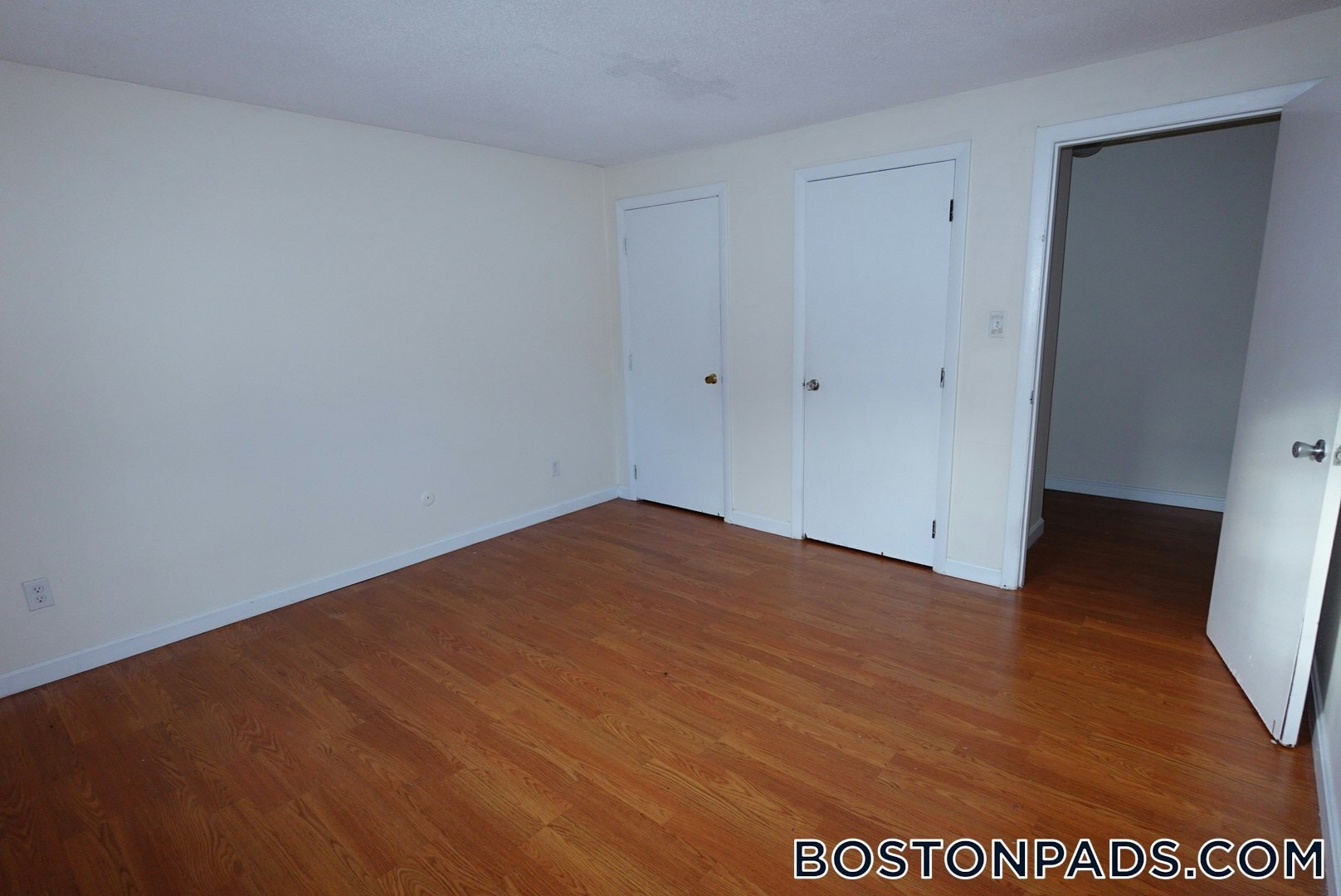 Building Photo - 122 Dustin St