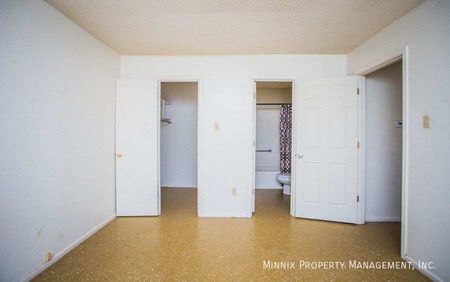 Building Photo - 637 S Crosby St