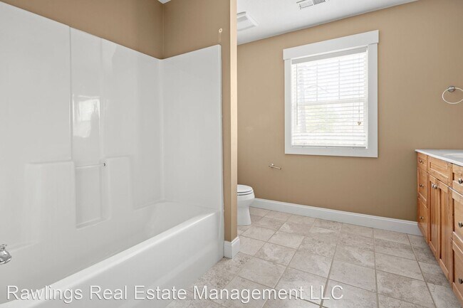 Building Photo - 3 br, 2.5 bath House - 34 Pinecroft Road