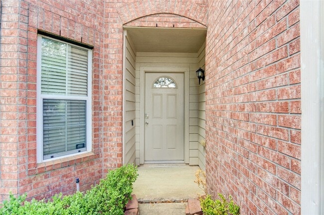 Building Photo - 5711 Kenwood