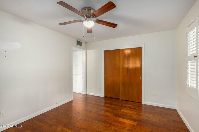 Building Photo - 7340 N 7th Ave
