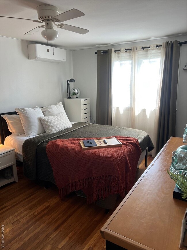 Building Photo - 644 E Olive St