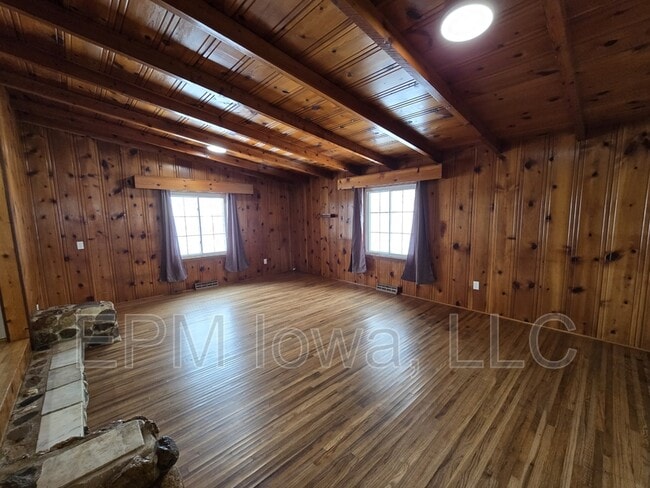 Building Photo - 304 N Nesbit Rd