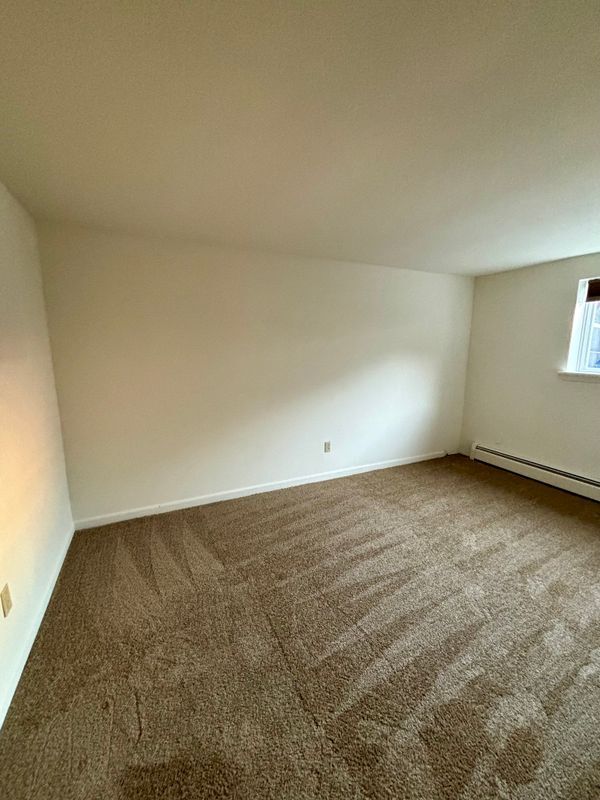 Building Photo - 21 Losson Garden Dr