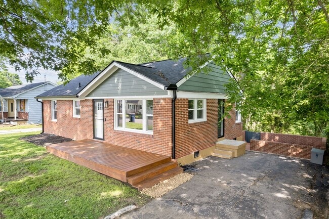 Building Photo - Beautiful home just north of downtown Colu...