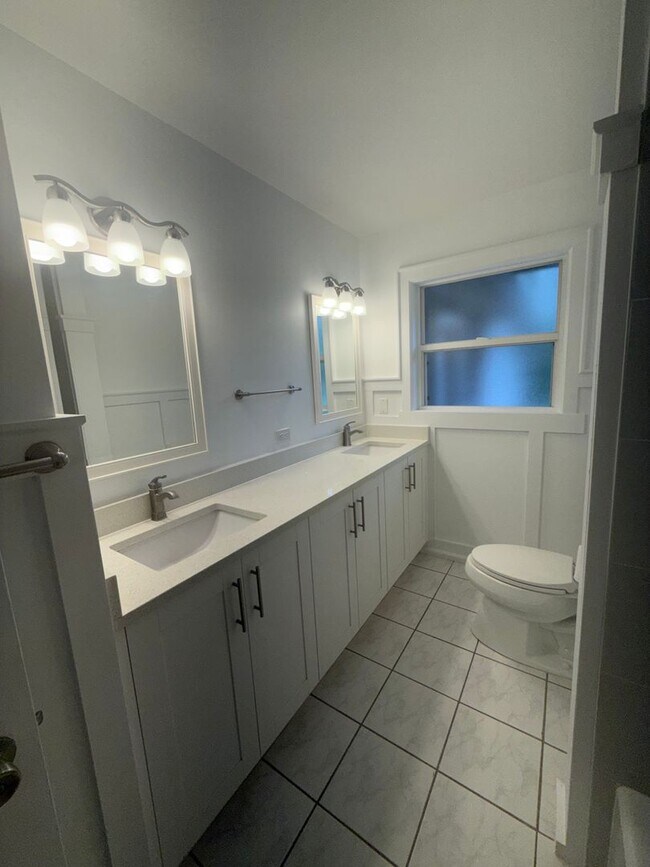Building Photo - 3 Bedroom 2 Bath Single Family Home w/Garage & Bonus Room