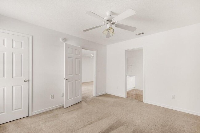 Building Photo - 26 2nd St
