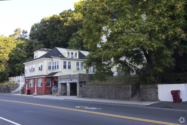 Building Photo - 308 Rogers St