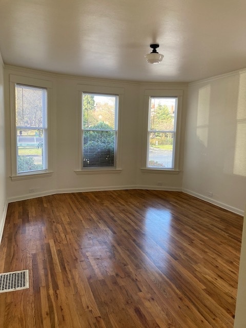 Building Photo - 702 6th Ave