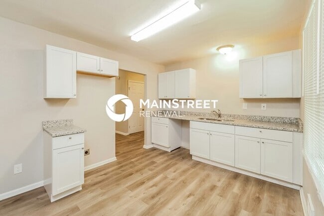 Building Photo - 3 Bedroom Pet-Friendly Home in Kansas City...