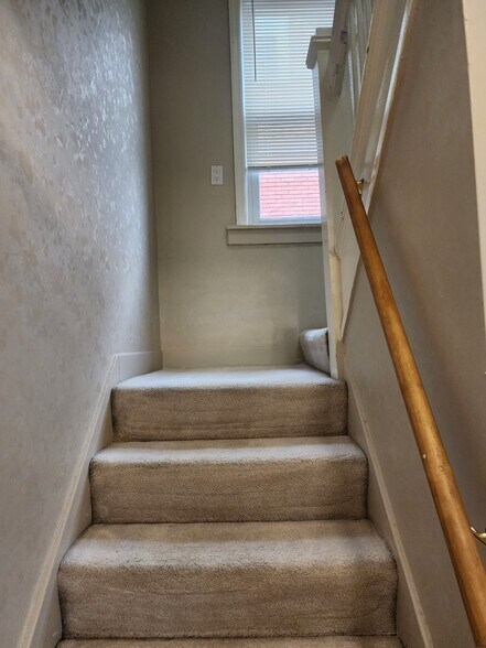 Building Photo - 5505 Beacon St