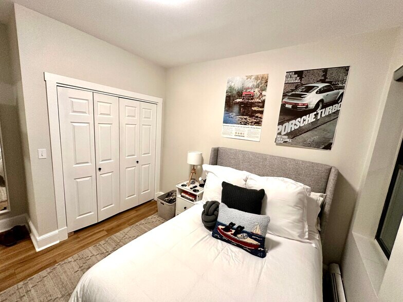 Building Photo - 845 Beacon St