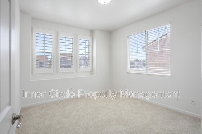 Building Photo - 5560 McFarlan Ranch Dr