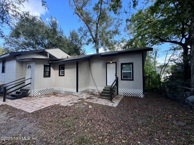 Primary Photo - 136 W 23rd St