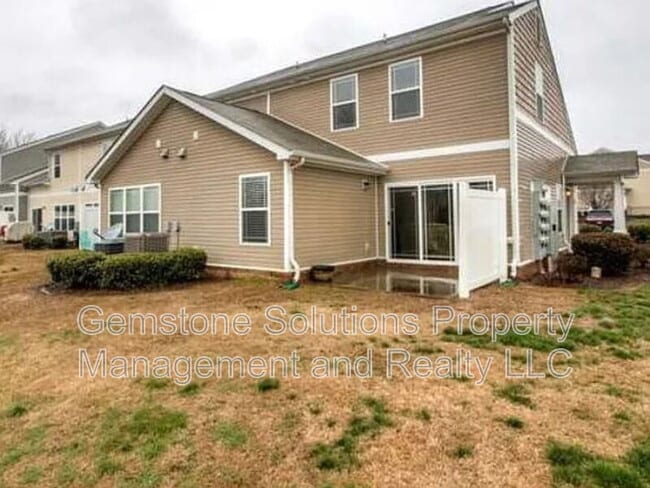 Building Photo - 2015 Lavender Ct