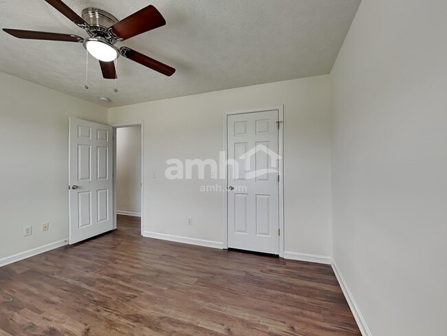 Building Photo - 6025 Brentwood Park Pl
