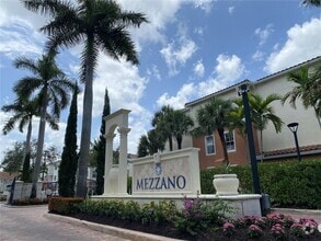 Building Photo - 9825 Baywinds Blvd