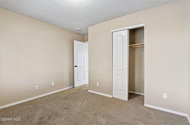 Building Photo - 732 Desert Sage Dr