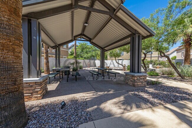 Building Photo - 5626 S 21st Pl