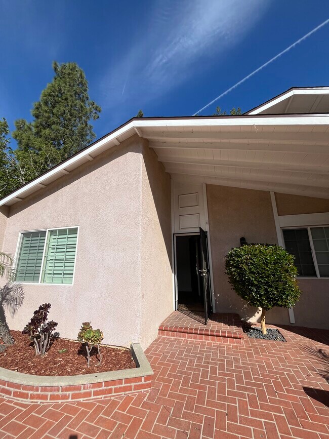 Building Photo - 12727 Shenley St