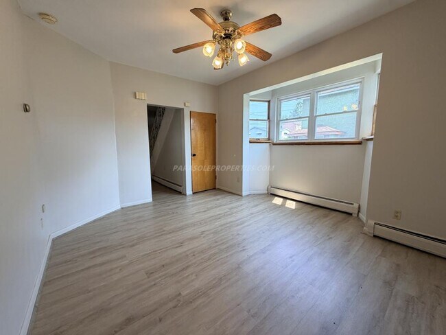 Building Photo - 1007 Stafford Ave
