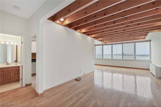 Building Photo - 12900 Lake Ave