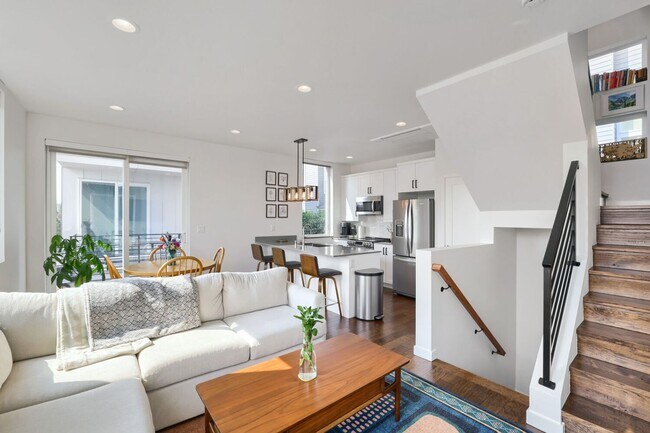 Building Photo - 760 N 72nd St
