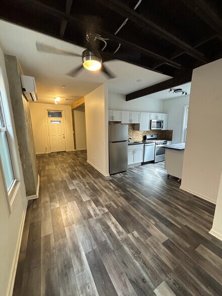 Building Photo - 2635 S Princeton Ave