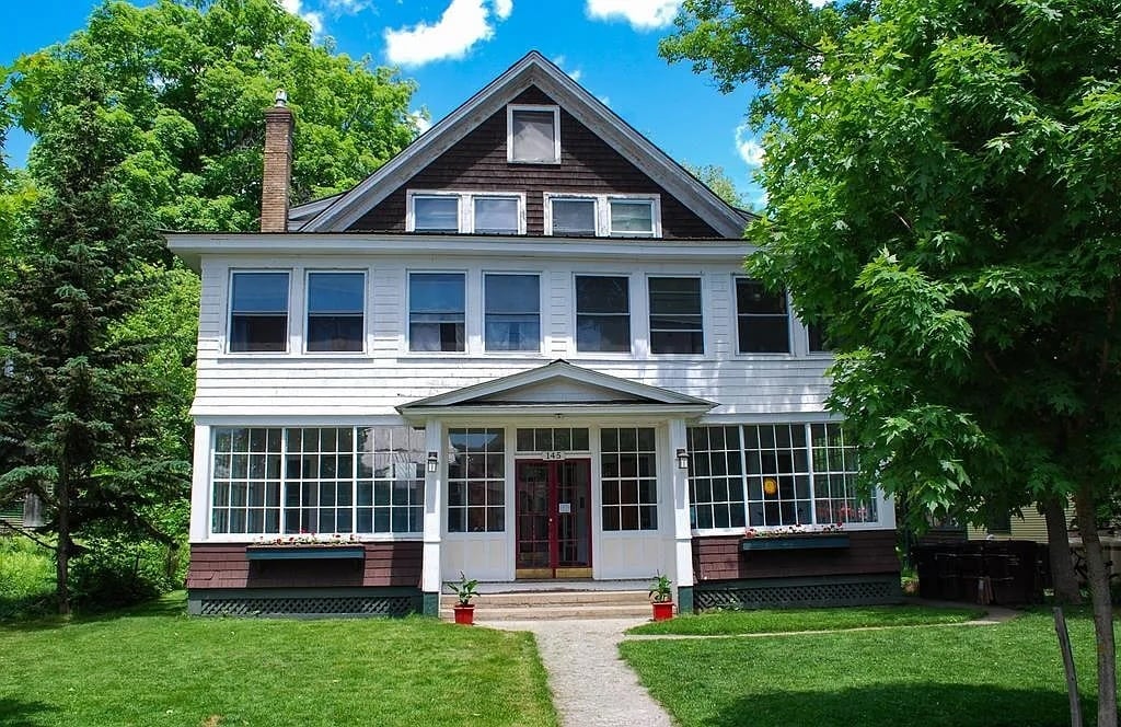 Building Photo - 145 Park Ave