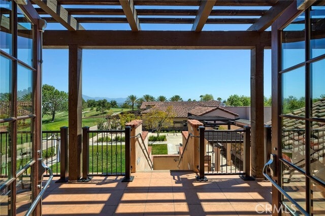 Building Photo - 11 Golf Dr