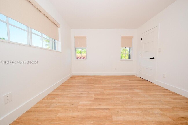 Building Photo - 7520 Hispanola Ave