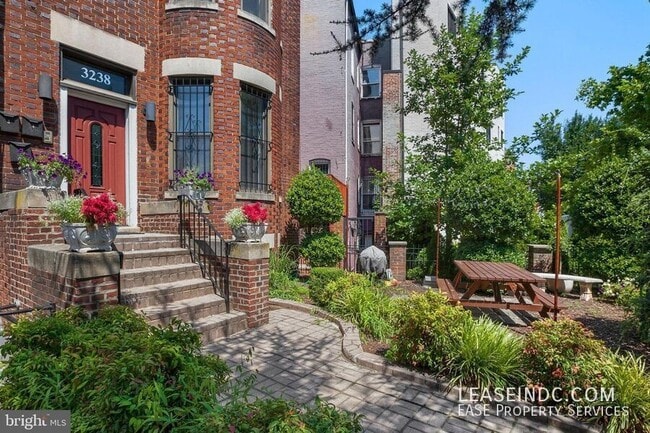 Building Photo - 3238 13th St NW