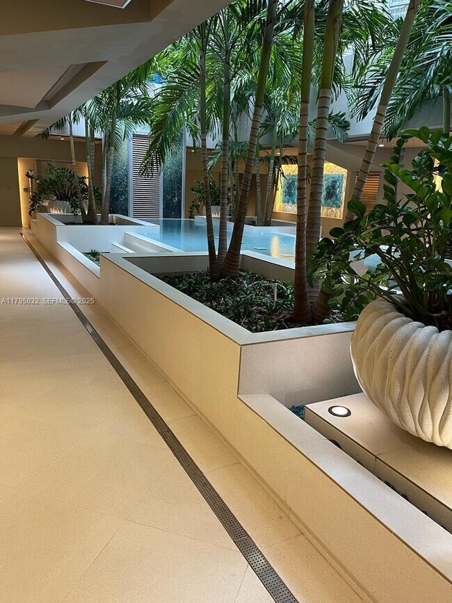 Building Photo - 600 Grapetree Dr