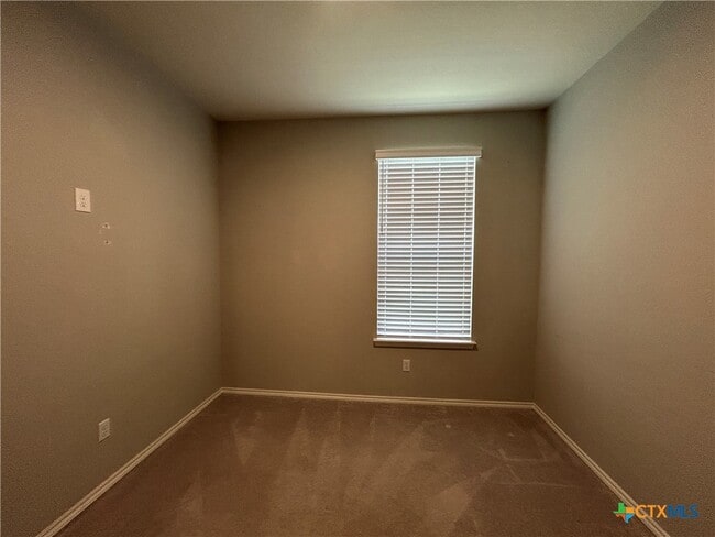 Building Photo - 755 Steeplebush