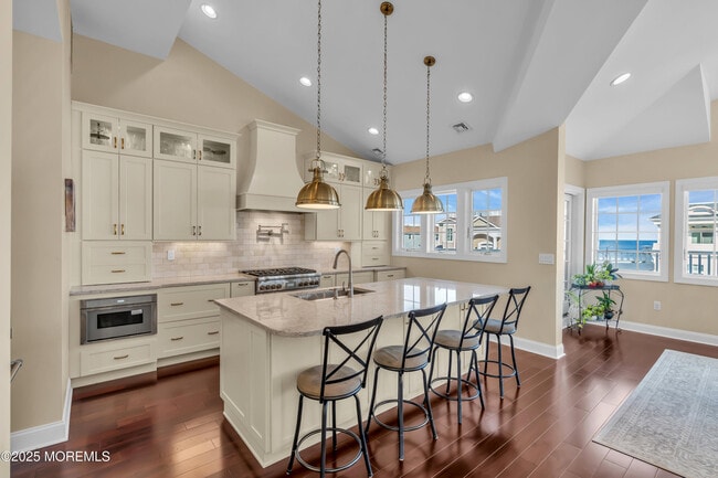 Building Photo - 2 Tradewinds Ln