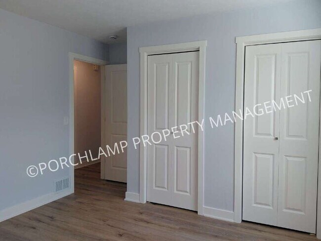 Building Photo - 6779 Pleasantview St NE