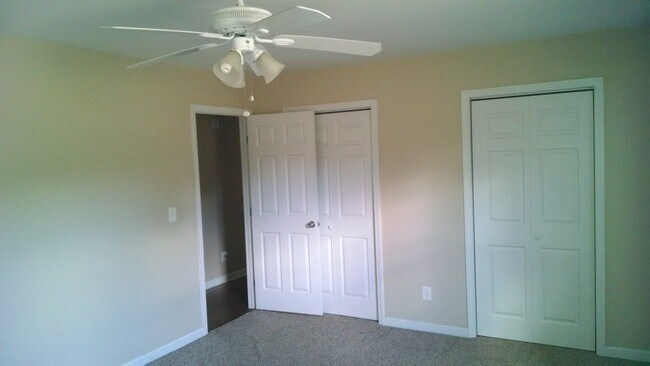 Building Photo - 705 Garland Dr