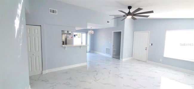 Building Photo - 2205 Calexico Way S