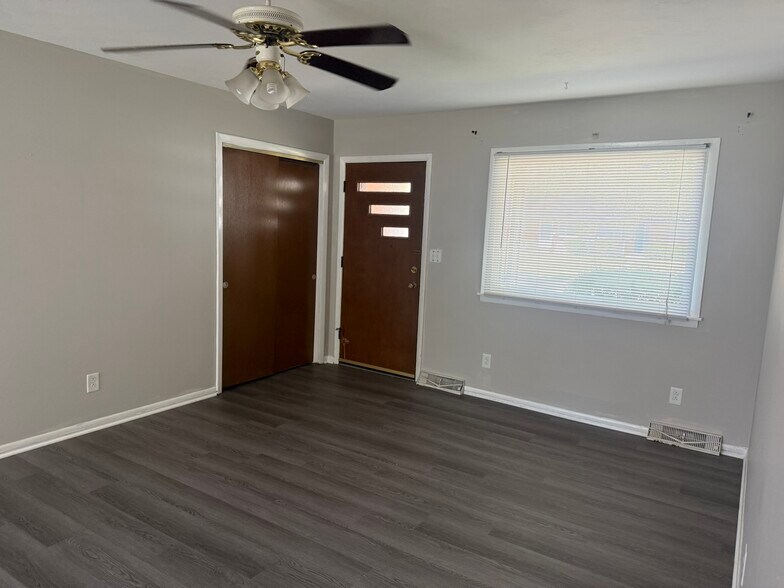Building Photo - 1744 Desoto Ln