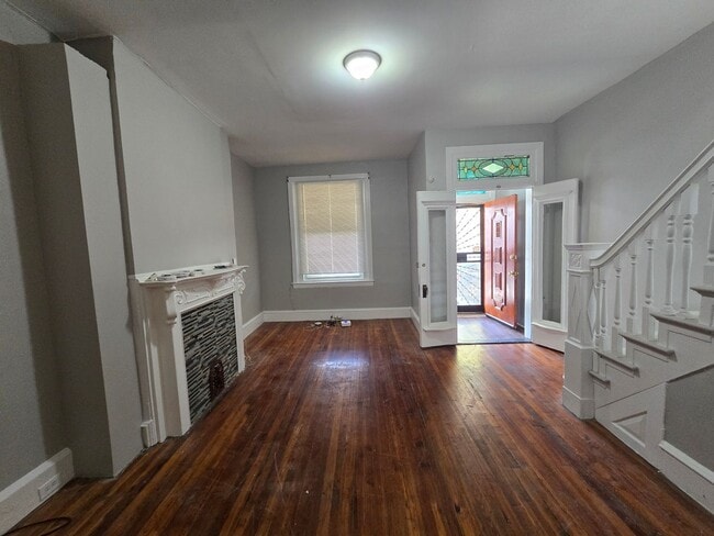 Building Photo - 2435 N 25th St