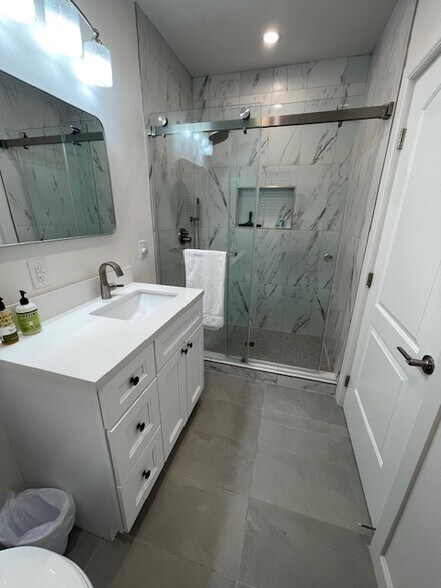 Building Photo - 551 S Calle Santa Rosa