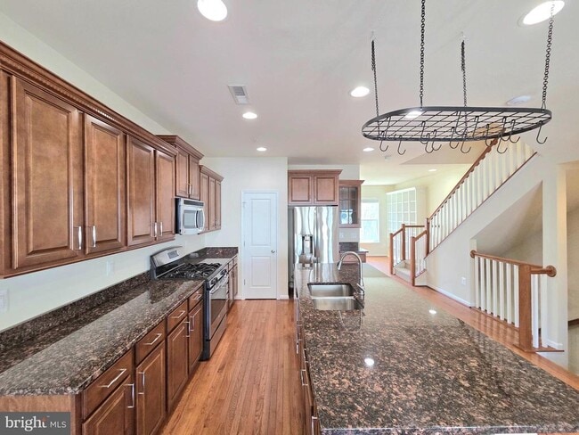 Building Photo - 1113 Red Hawk Way