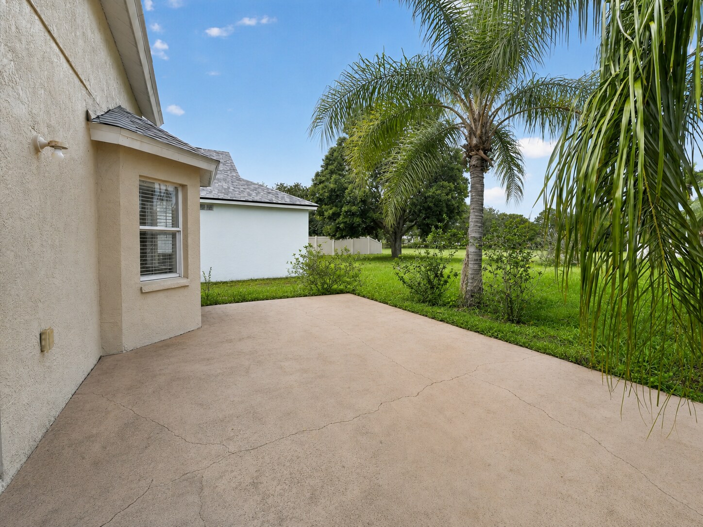 Building Photo - 6641 Cambridge Park Dr