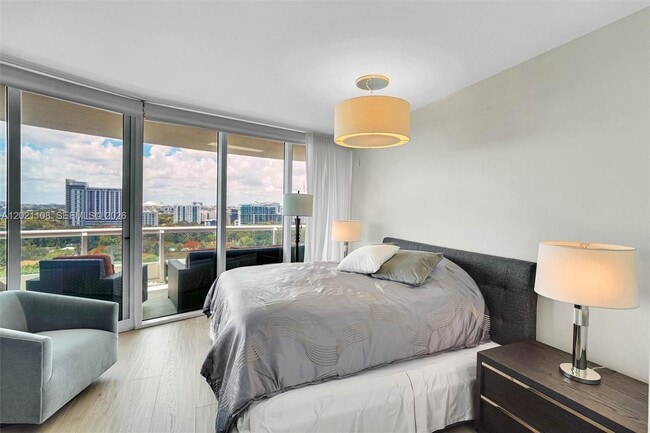 Building Photo - 1643 Brickell Ave