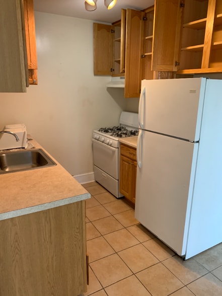 Building Photo - 1880 Grand Ave