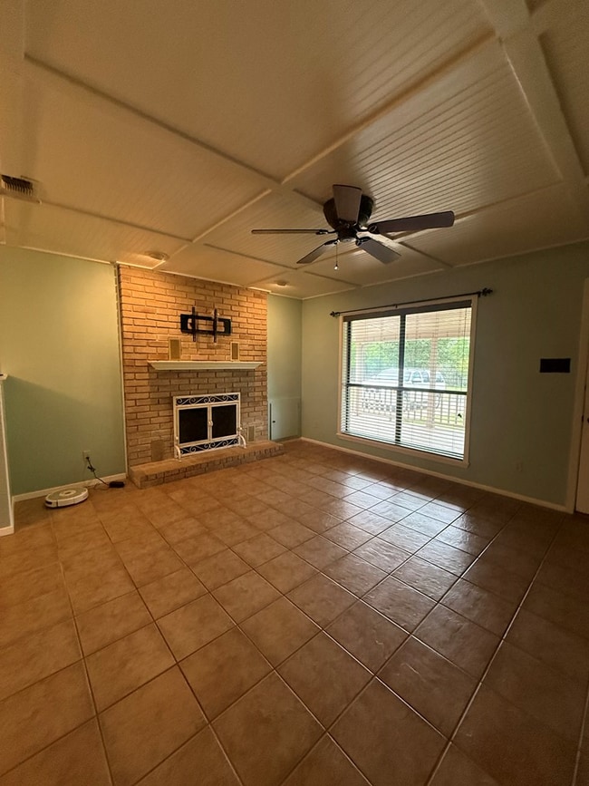 Building Photo - 129 Forest Cir