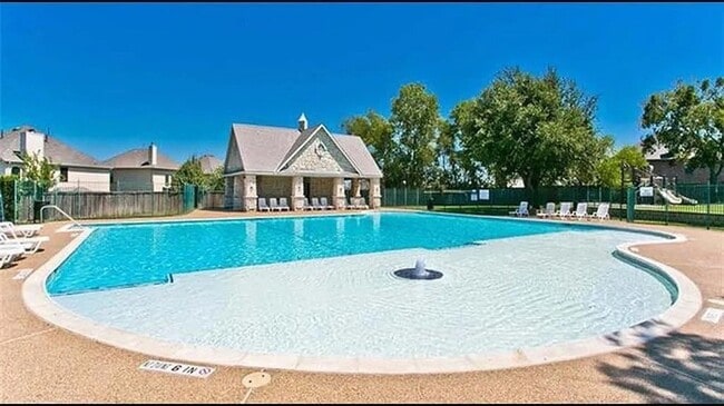 Building Photo - 2752 Stallion Dr